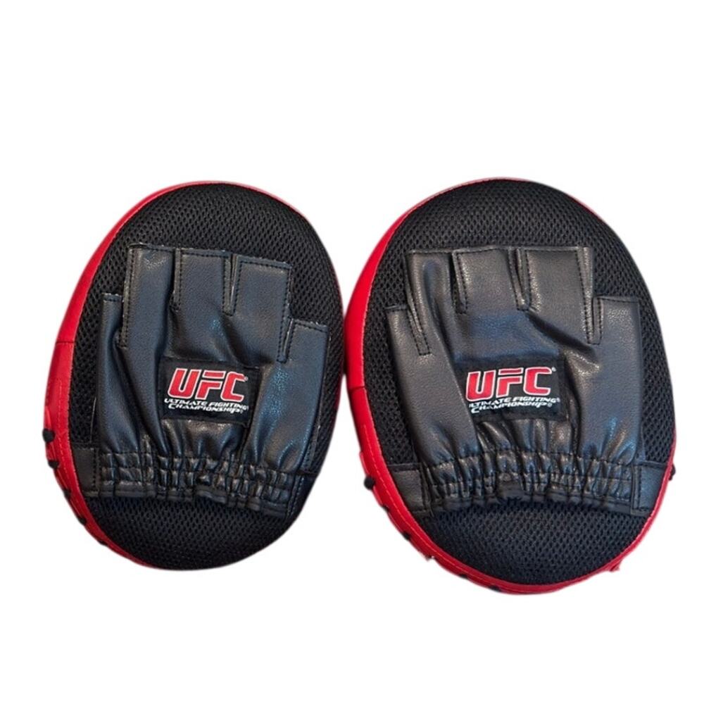 New UFC Curved Focus Mitts Black Red Boxing MMA Training Punch Pads Pair NIB